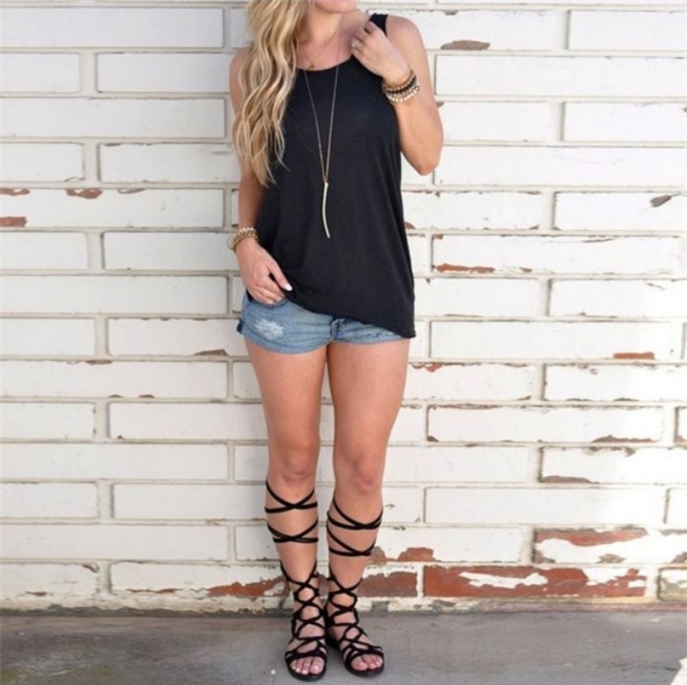 Elegant Backless Sleeveless Scoopneck Top - Picture 2 of 2